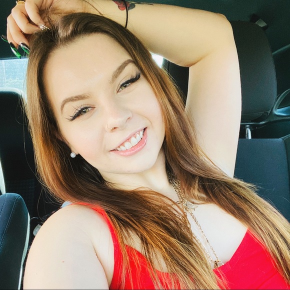 Meet your Posher, Melissa - Picture 1 of 1